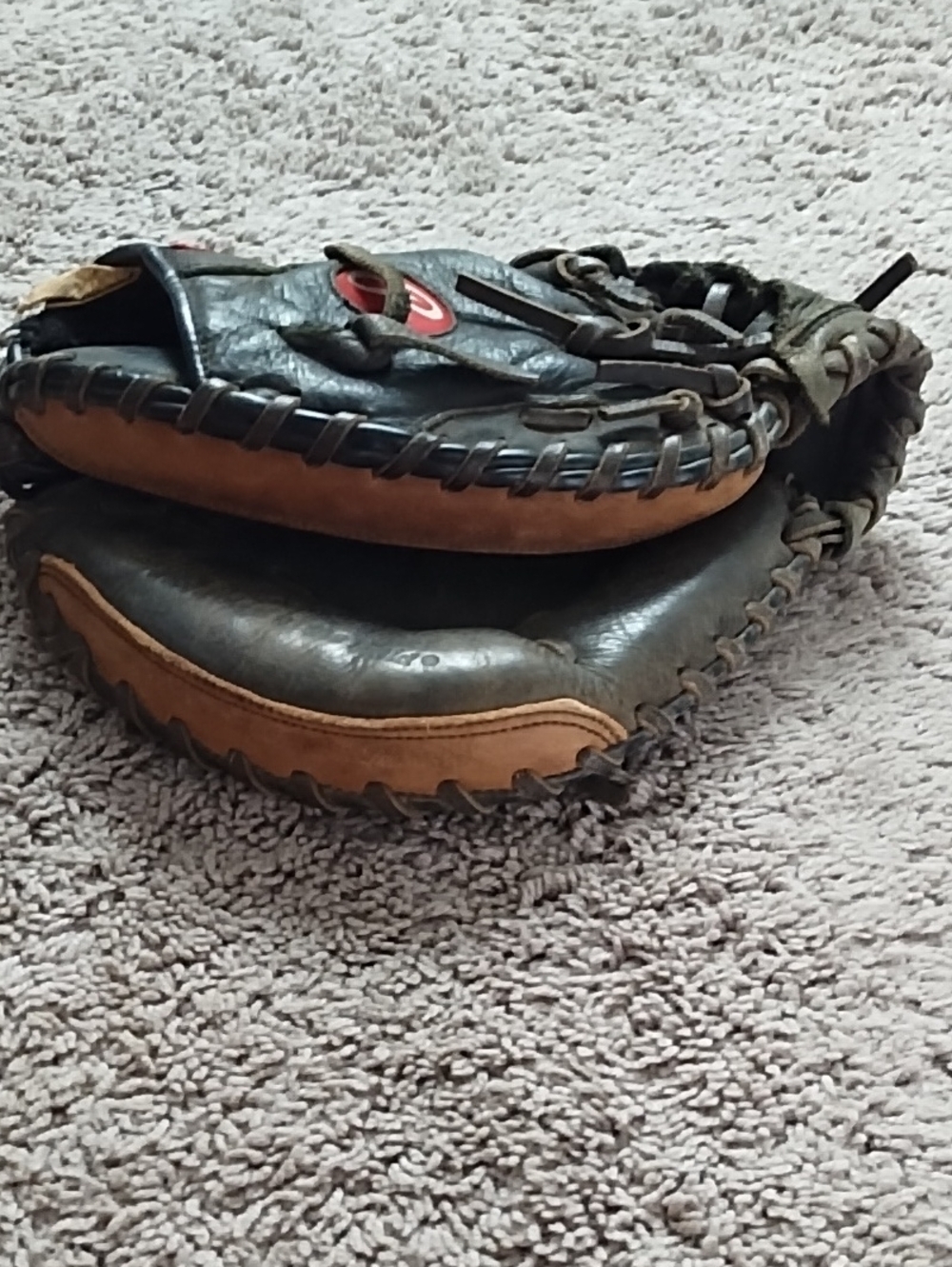 Rawlings Black and Tan Kids' Baseball Catcher's Mitt